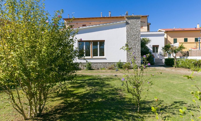 Marina di Campo Villa | Villa "Mattera" avec grand jardin et près de la mer