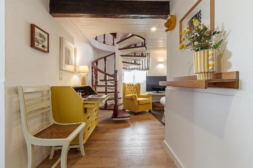 Aveiro Maison | Villa Mau Maria incl Parking by Home Sweet Home Aveiro