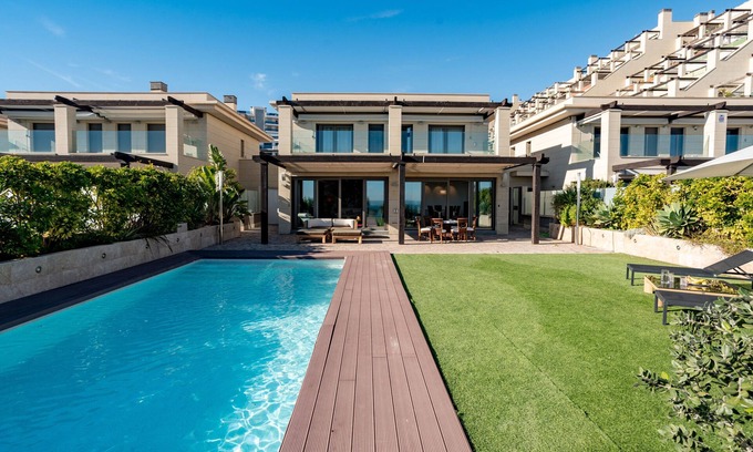 Els Arenals del Sol Villa | Villa 'Mediterranean Beach' avec vue sur la mer, Wi-Fi et climatisation