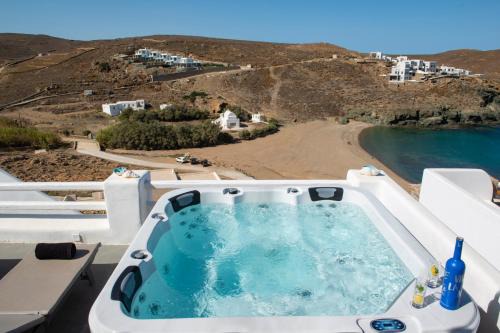 Xilokeratidi Maison | Villa Merhia Seaview Oasis with Pool & Hot Tub