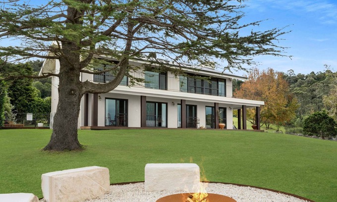 Meroo Meadow Maison | Villa Meroo Pay 2 stay 3 when booking a weekend May - September