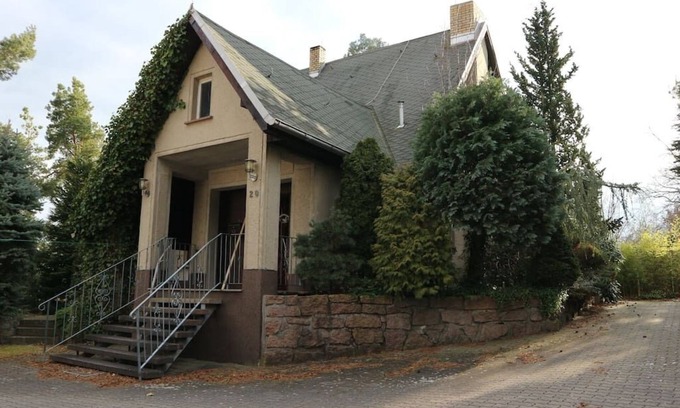Bad Schmiedeberg Maison | Villa mit Pool zum Träumen und Genießen