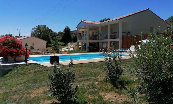 Calignac Maison | Villa moderne sur côteaux belle piscine / Downhill modern villa nice pool