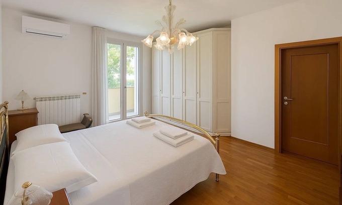 Mosciano Sant'Angelo Lit Et Petit-Déjeuner | Villa Monaco: Double Room in Villa with Pool, Hot Tub