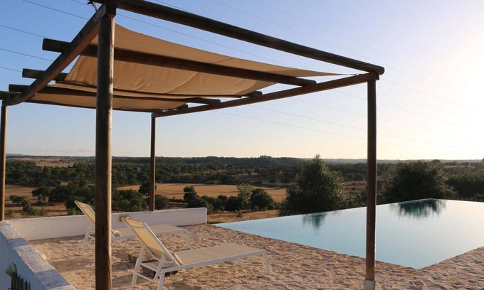 Santiago do Cacem Villa | Villa 'Monte Da Casa Nova' avec piscine privée, Wi-Fi et climatisation