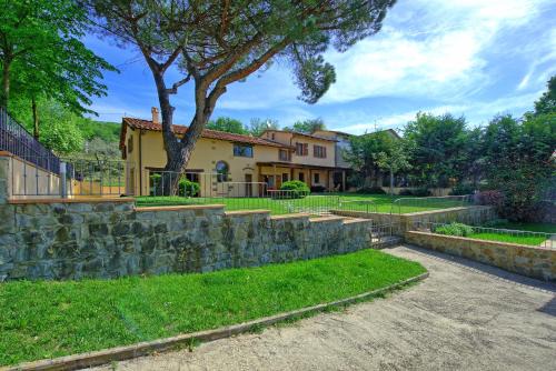 Loro Ciuffenna Maison | Villa Morandi by PosarelliVillas