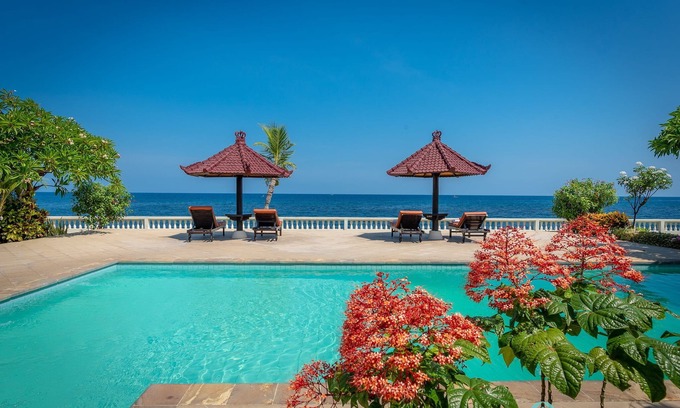 Dencarik Maison | Villa Namasté - Beachfront @ Lovina Beach, 8P, piscine privée, barbecue