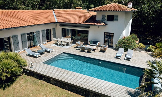 Arbonne Villa | Villa proche Biarritz , piscine chauffée , parc arboré