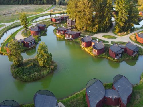 Maubray Maison | Villa near Tournai in a Leisure Award Park