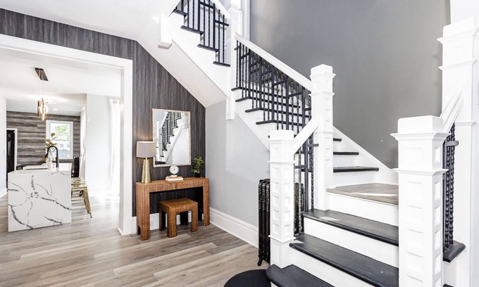 North Kenwood Maison | Villa Noir Chicago Victorian home 7 min to downtown, museums, shops & the beach