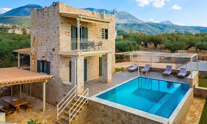 Lefktron Villa | Villa Nora - Deux Chambres Villa, Couchages 4