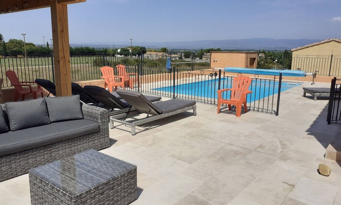 Douzens Maison | Villa Numéro 10. Modern villa with its own pool