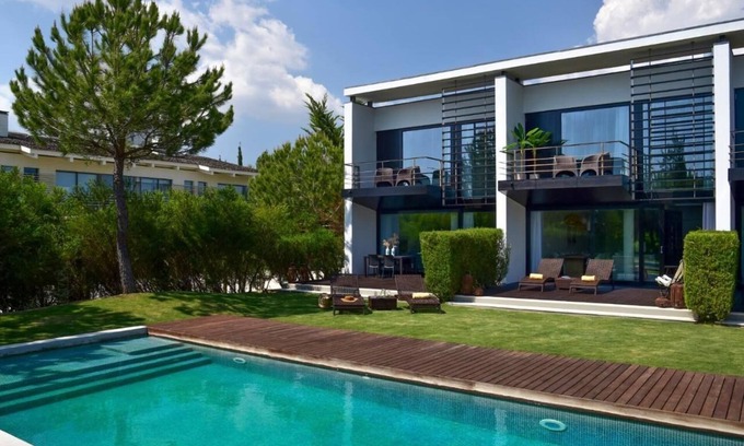 Carvalhal Villa | Villa "Oasis" avec piscine partagée, Wi-Fi et climatisation