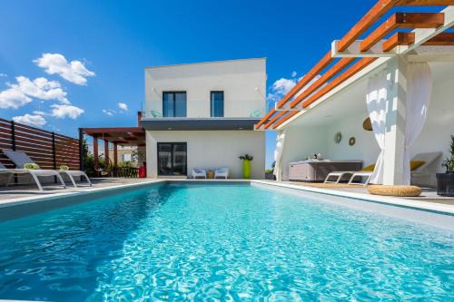 Sukosan Villa | Villa Olea with heated pool and jacuzzi