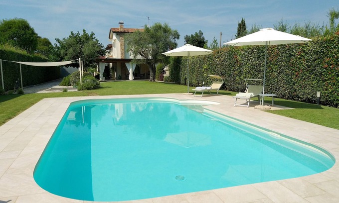 Capezzano Pianore Villa | VILLA AVEC PISCINE PRIVÉE, WiFi gratuit.