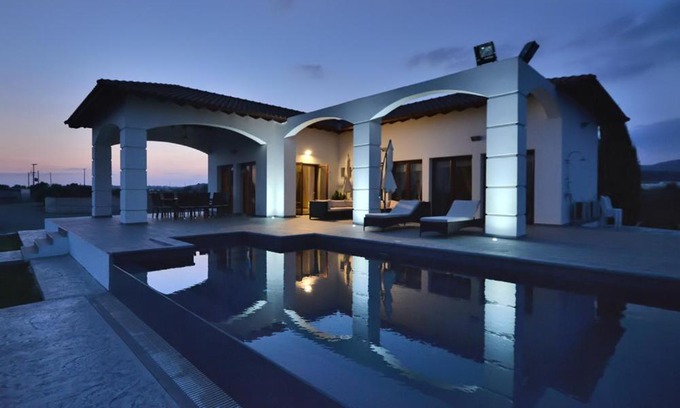 Maroni Villa | Villa Olivo Maroni