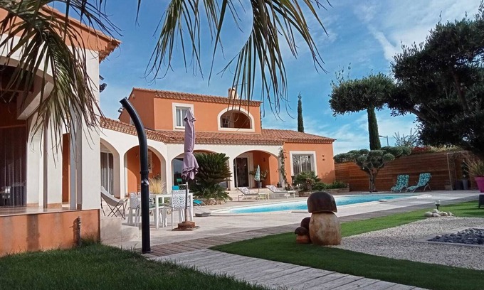 Cabrieres Villa | Villa en bordure de Garrigues