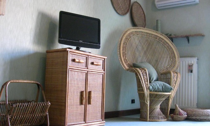 Zona XXXII Acilia Nord Villa | Villa on the edge of town