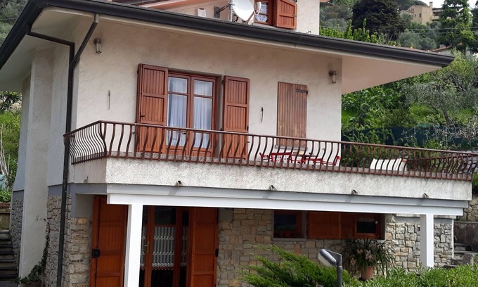 Corsanico-Bargecchia Maison | La Villetta Bianca: avec parking, jardin, vue sur la côte