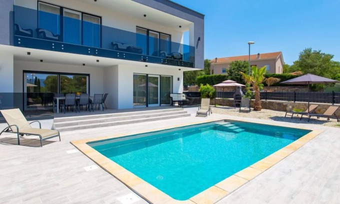 Pinezici Maison | Villa Palma by Interhome