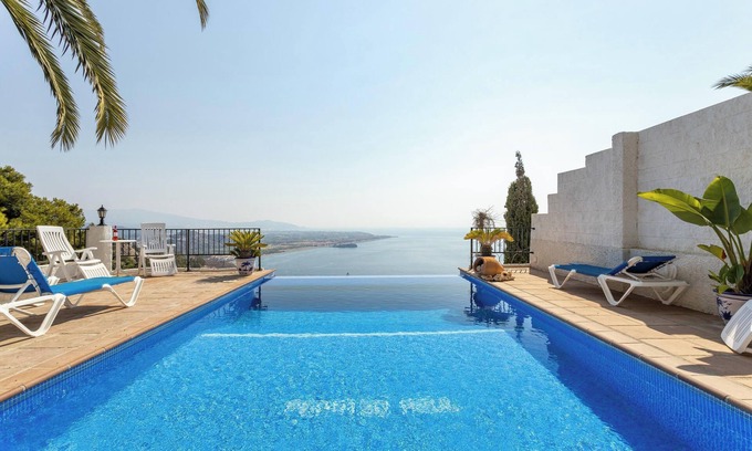 Salobrena Villa | Villa 'Paraíso Azul' avec vue sur la mer, Wi-Fi et climatisation