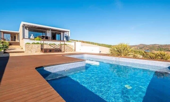 Guia Villa | Villa Paraiso - Infinity pool with unique views