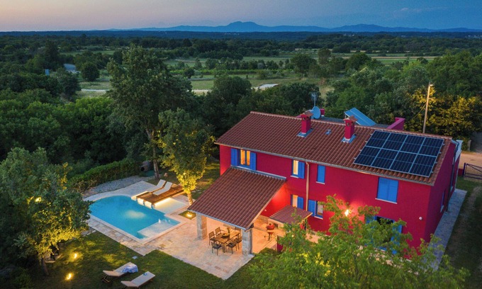 Sajini Villa | Villa Parun à la piscine votre refuge privé des foules de touristes
