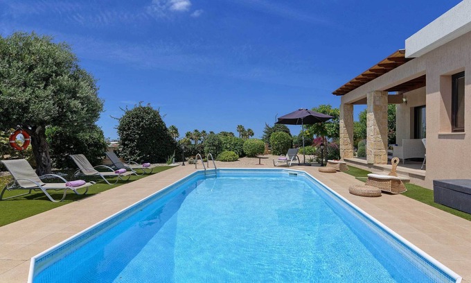 Latsi Villa | Villa Pashiana - Cette villa a une piscine privée, WI-FI & A / C