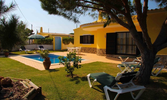 Almancil Maison | Charmante villa avec jardin privé et piscine-quartier calme près de Quinta do Lago