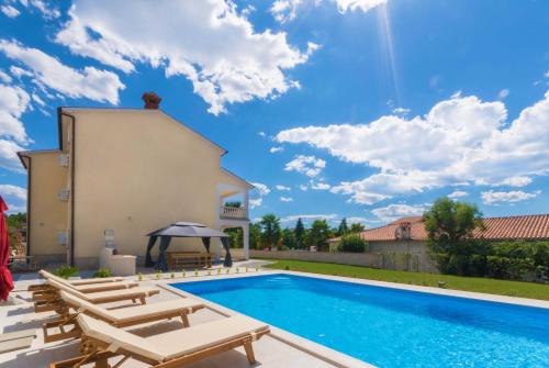 Cancini Maison | Villa Petra, a romantic and spectacular villa near the sea