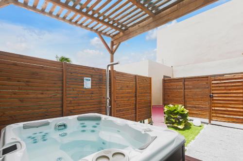 Destrellan Appartement | Villa Pheron - De standing - Jacuzzi 5 Personnes