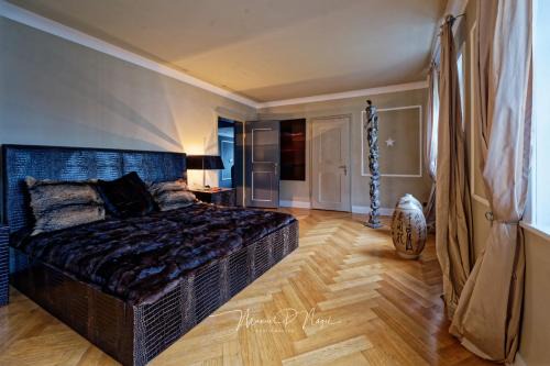 Amriswil Maison | Villa Philipp Plein - Designervilla mit Pool