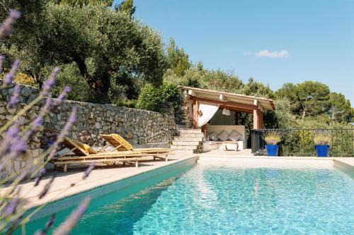 Speracedes Maison | Villa PIPA POLARIS I suite ELULA - vue panoramique & piscine
