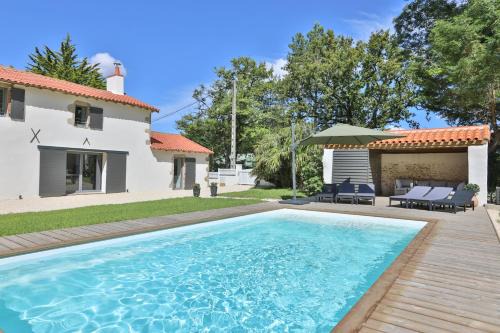 Le Girouard Villa | Villa piscine etang et foret
