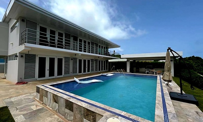 Camino Nuevo Maison | "VILLA PLAYERA" Villa avec vue sur l'océan et piscine privée sur une plage isolée!