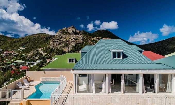 Anse des Cayes Villa | VILLA -PISCINE AVEC VUE PLONGEANTE SUR L’OCÉAN