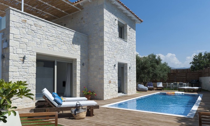 Asteri Villa | Villa Prima-4bedroom villa, 3 salles de bains, piscine chauffée et jacuzzi avec vue sur la mer!