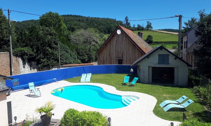 Lucenay-l'Eveque Villa | Villa Privée avec piscine au coeur du Morvan