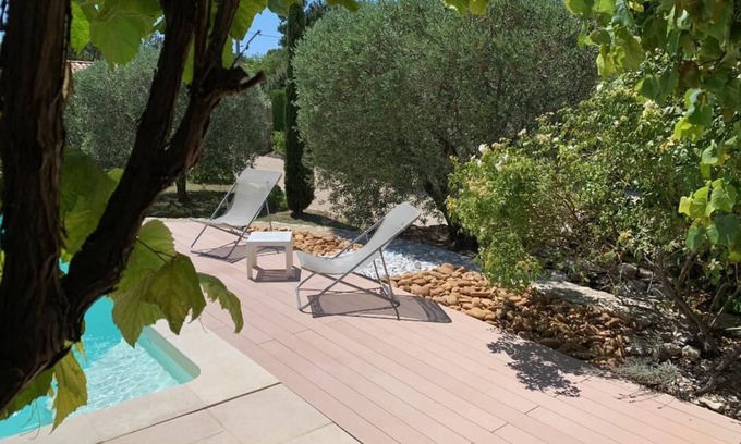 Lirac Villa | Villa provençale avec piscine proche d'Avignon