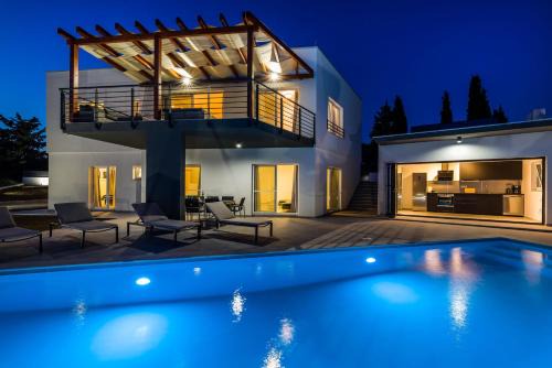 Diklo Villa | Villa Rampada