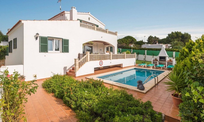 Binisafua Villa | "Villa Rasen", proche plage, avec piscine, terrasse et Wi-Fi
