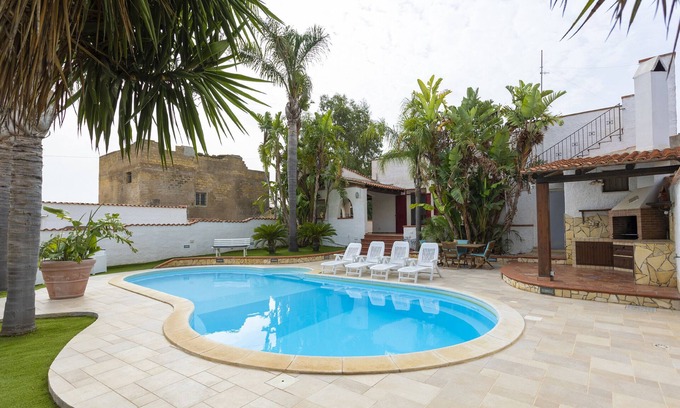 Castelvetrano Villa | Villa "Riflessi d'Azzurro" avec vue sur la mer, piscine privée et Wi-Fi