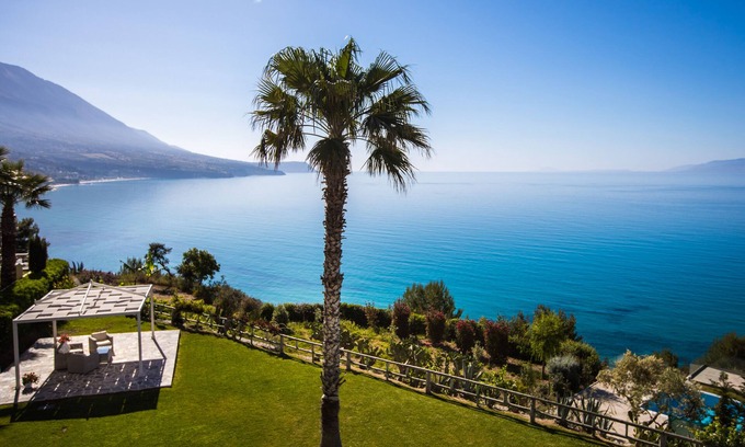Trapezaki Hôtel | Villa Rosa, Appartement 1 chambre avec piscine partagée et vue imprenable sur mer