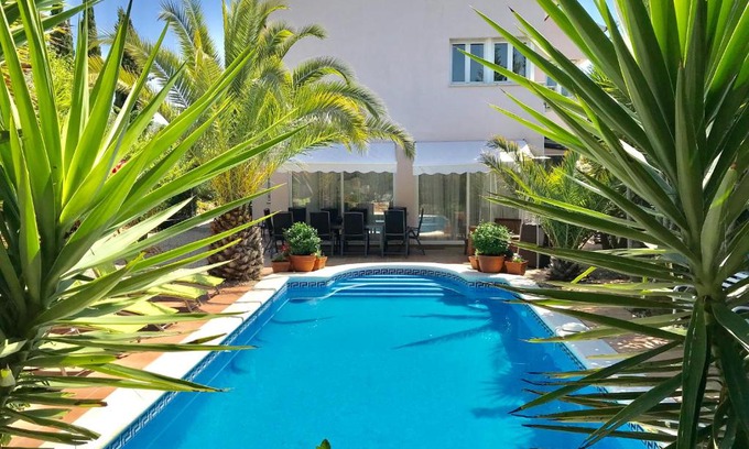 Can Trabal Maison | Villa Rosa Sitges
