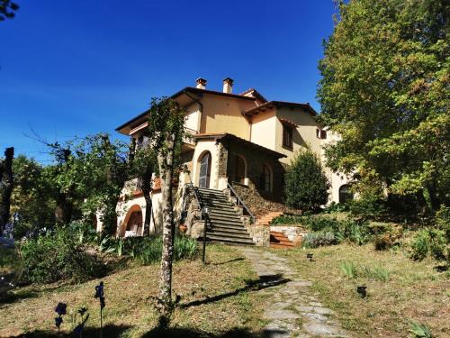 Rignano sull'Arno Appartement | Villa Rosanna - views and woods near Florence