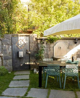 Gavirate Appartement | Villa SalMar Apartment 1 BBQ and Garden