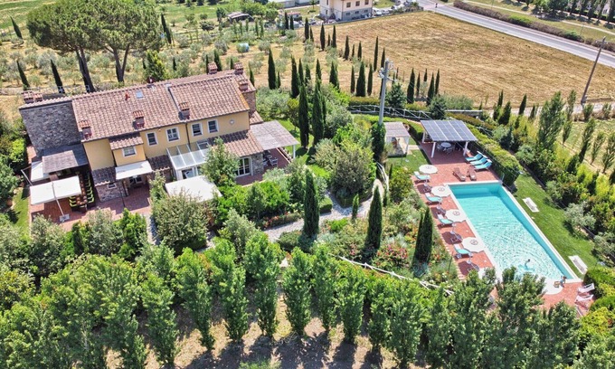 Palaia Villa | Villa à Forcoli avec 10 chambres à coucher, 23 couchages