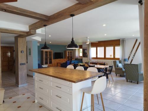 Jaca Maison | Villa San Lure Jaca