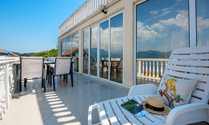 Krasici Maison | Villa sea view with sauna and pool