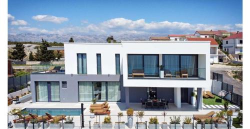 Rtina Villa | Villa Seabatical